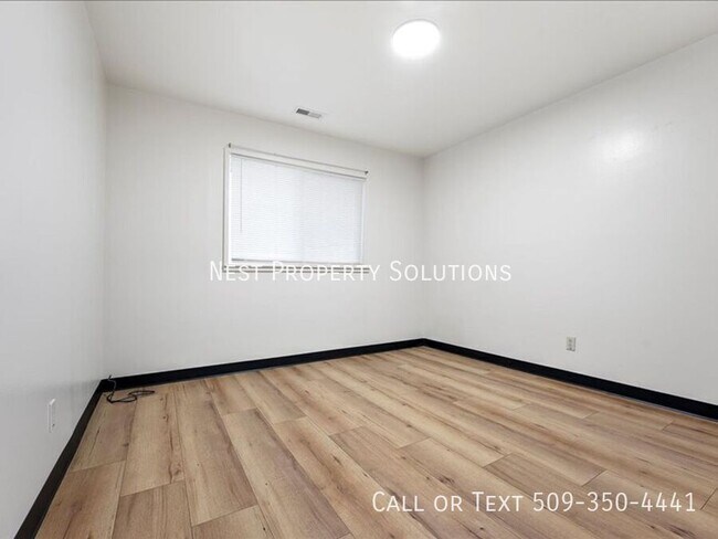 Photo - 1213 Vandenburg Ave Apartamento