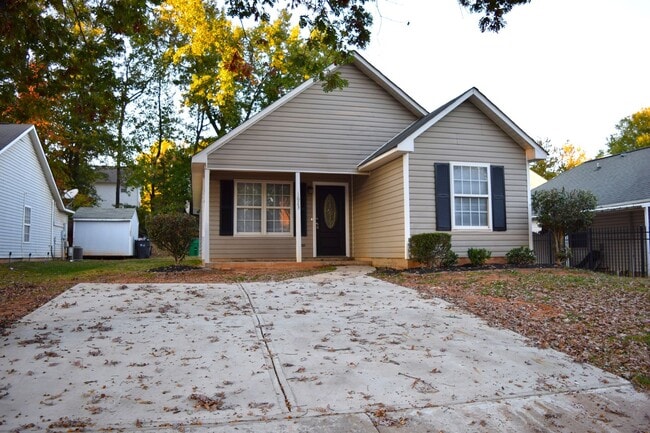 Building Photo - Nice house in Pineville - Convenient Location
