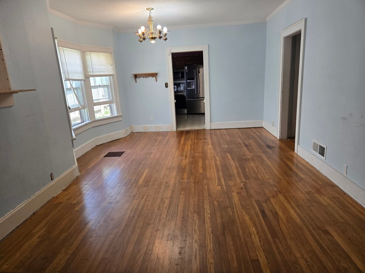 Photo - 1604 Oneida St