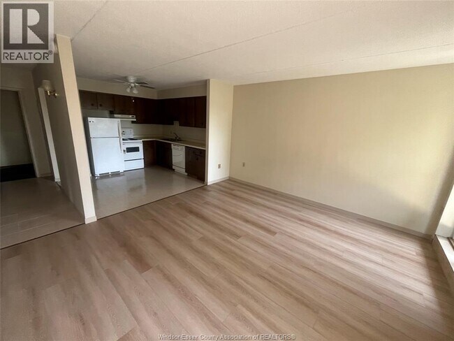 Photo - 26 Alice St N Unit 303