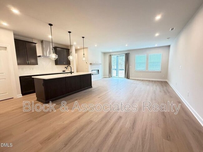 Photo - 216 Oak Summit Pl