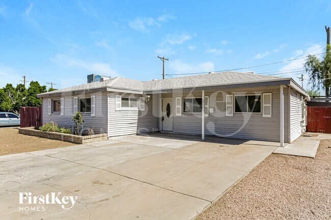Building Photo - 2711 W Elm St