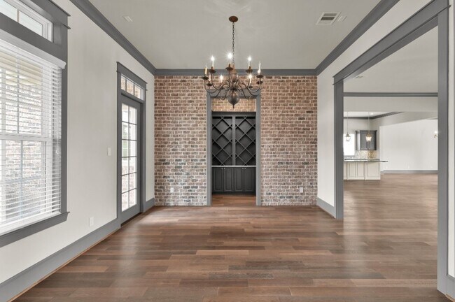 Photo - 2331 Bottlebrush Ln