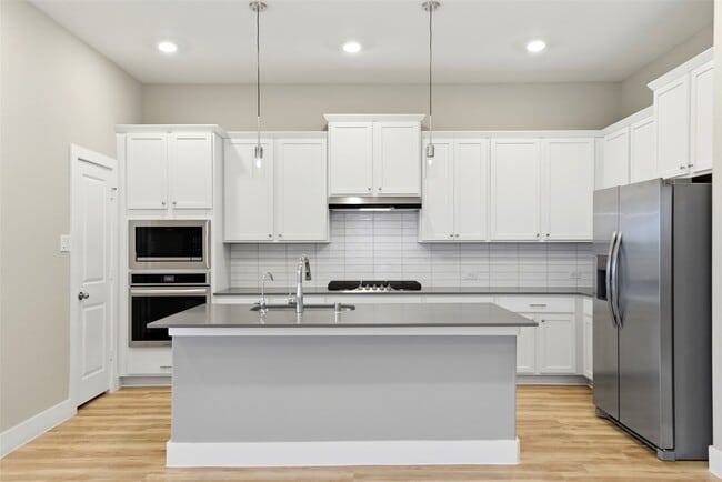 Building Photo - 808 Marisol Bay Dr