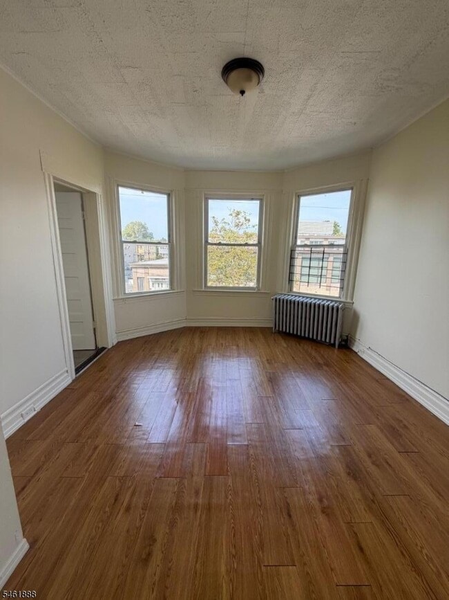 Photo - 92 S 8th St