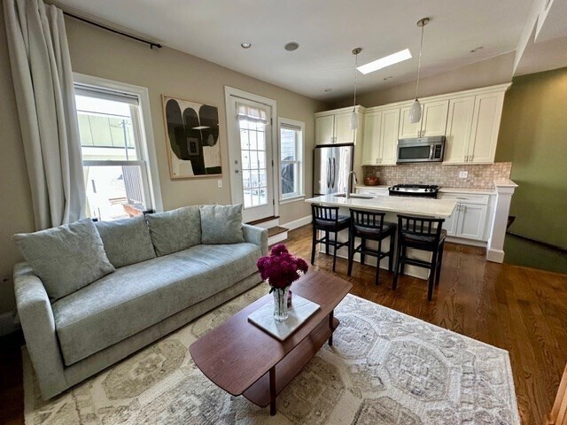 Photo - 180 W Seventh St Unidad 3