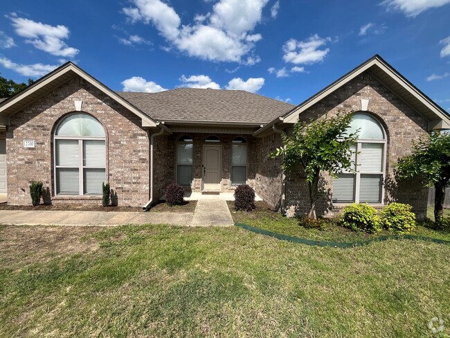Building Photo - New Listing! Rental