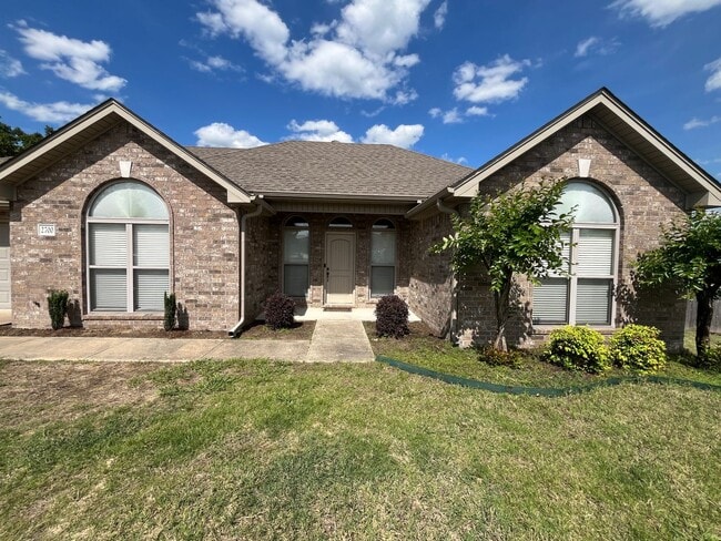 New Listing! - New Listing! House