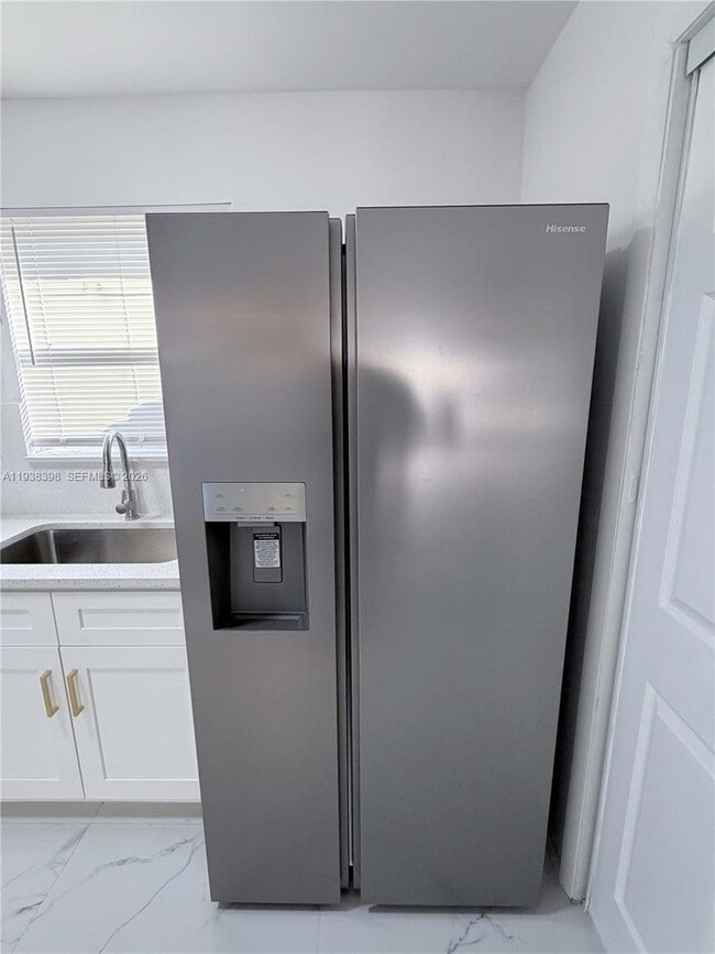 Photo - 133 SE 2nd Ave Unidad 2