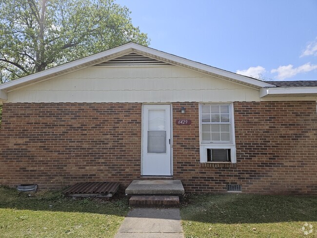 Building Photo - 6427 Starbrook Dr Rental