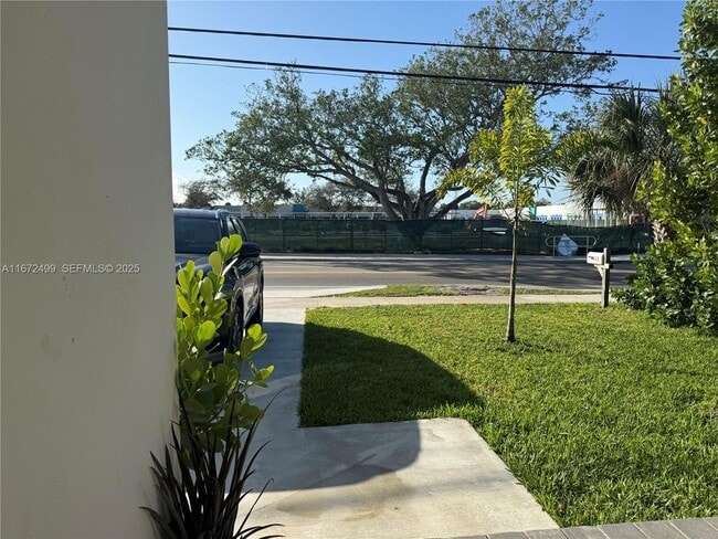 Photo - 413 SW 10th St