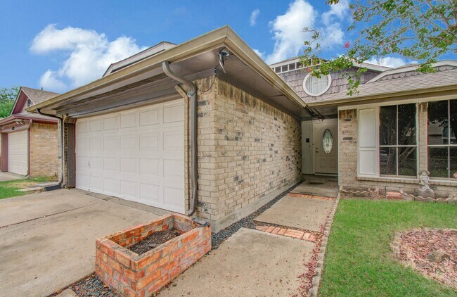 6823 Puerta Vista Ln