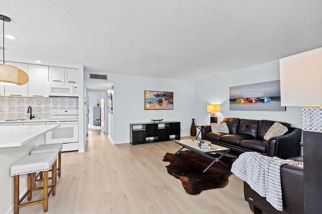 Photo - 74 Normandy Ln
