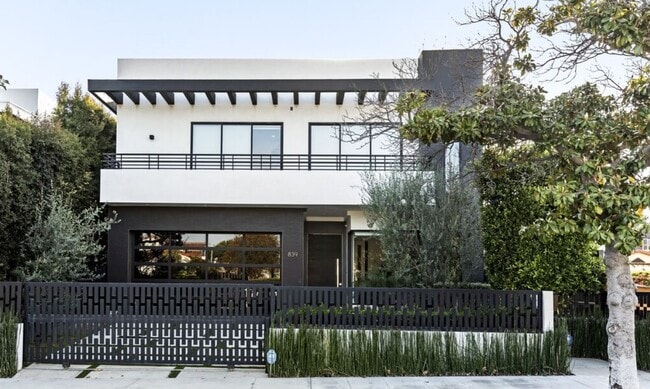 839 Gardner LLC