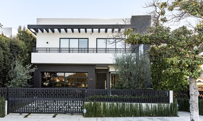 Photo - 839 Gardner LLC