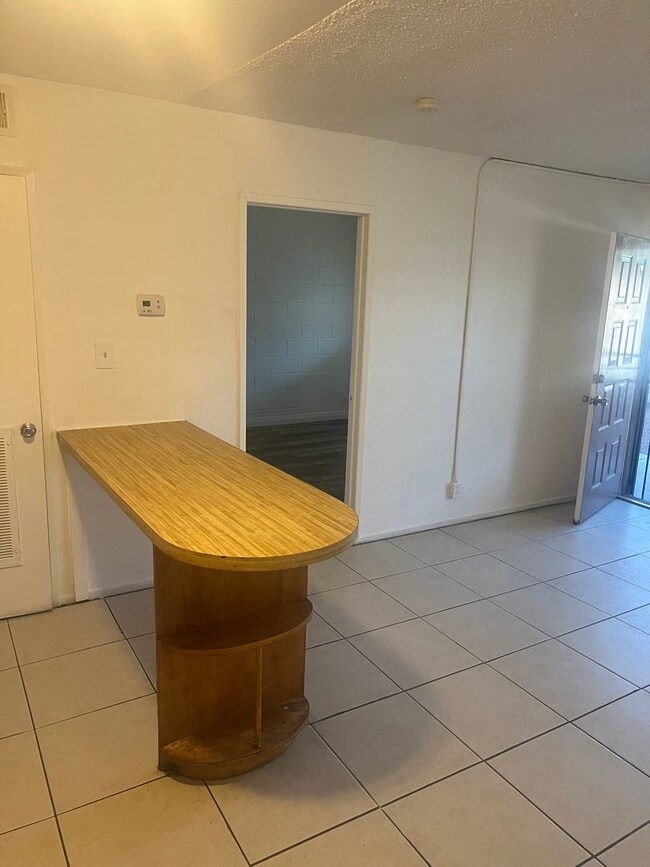 Photo - 1 Bedroom 1 Bath In Central Las Vegas Condo Unit 11