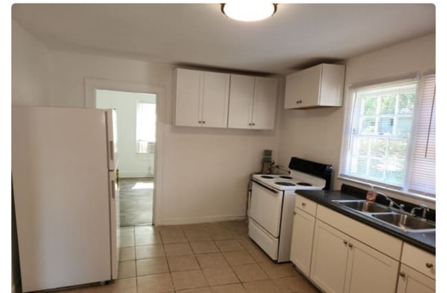 Photo - 528 Hickory St