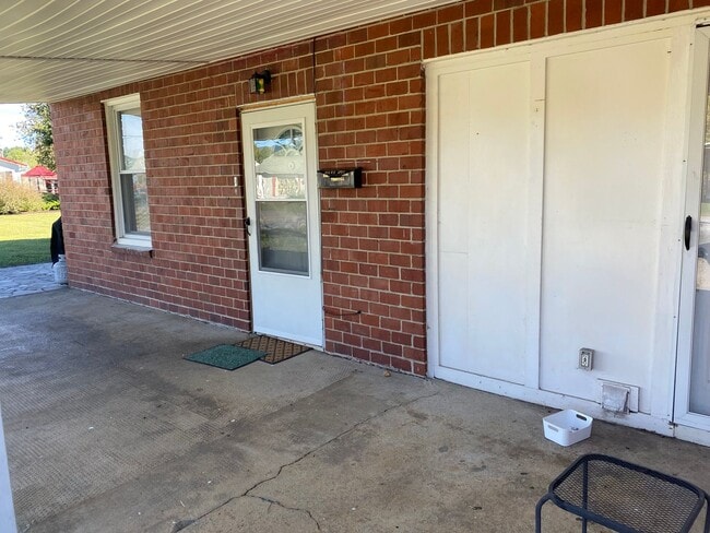 Photo - 614 W H St Unit 1