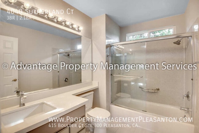 Photo - 4040 Sutherland Ct