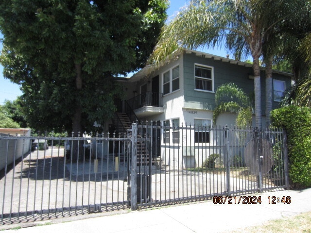 Building Photo - 14839 Blythe St Rental