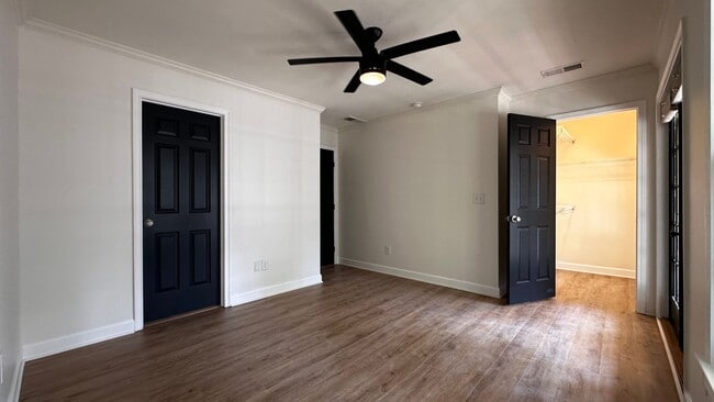 Photo - Stylish 3-Bed, 3.5-Bath Townhome in the He...