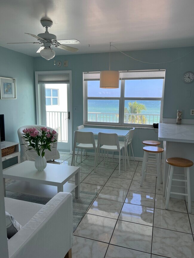 Photo - 2600 N Surf Rd Unidad #402