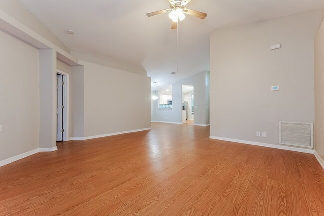 Photo - 6285 Lauderdale St