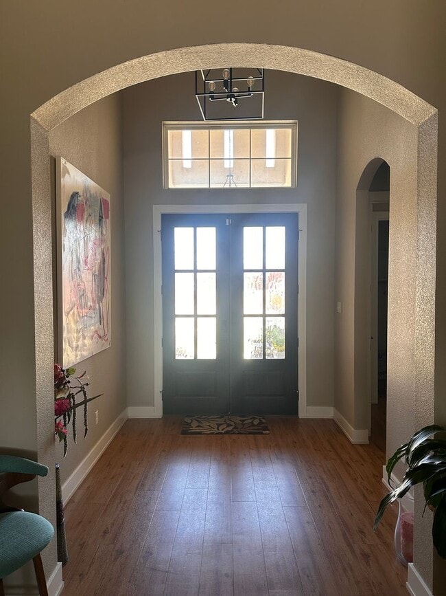 Photo - LAKE FRONT PROPERTY! 4/3/2; FULLY FURNISHED