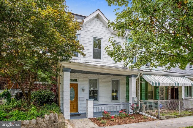 Photo - 1235 Oates St NE House
