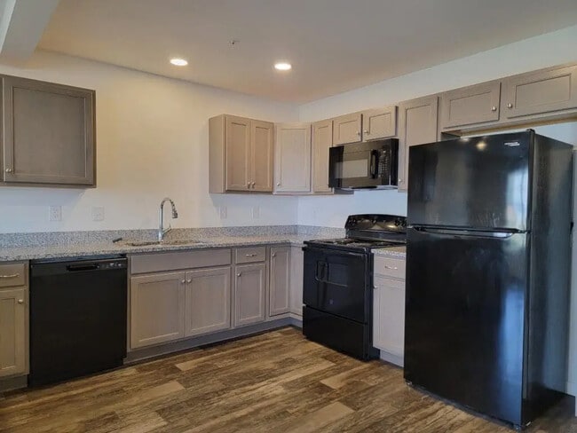 Photo - 126 Robert Cir