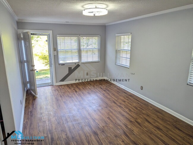 Photo - 901 Elmira Ave