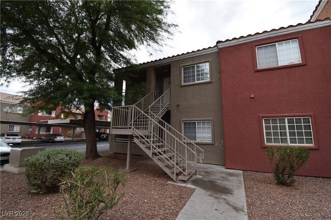 Building Photo - 4730 E Craig Rd Unit 2094