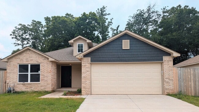 Building Photo - 3 Bed / 2 Bath Home in Noble Schools | Fenced Backyard + Storm Shelter