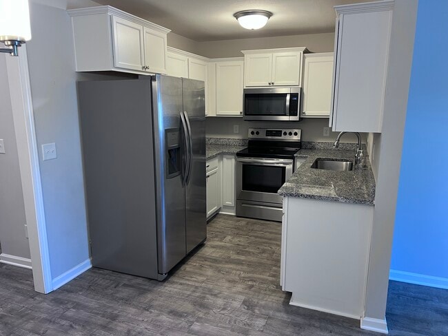 Photo - 3250 Clemons Cir