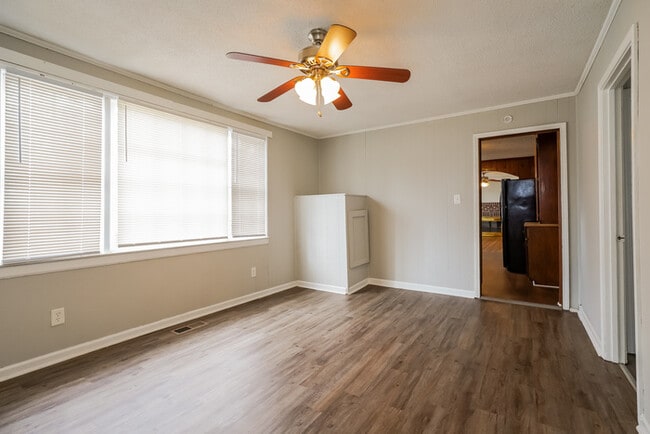 Photo - 608 S Fairfield Rd