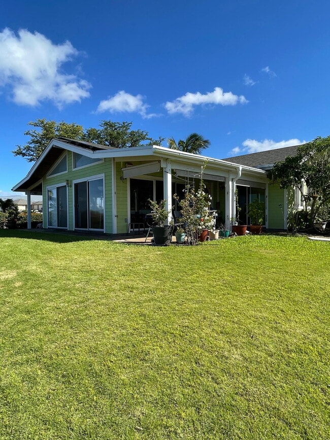 Building Photo - 2 bedroom 1 bathroom furnished home in Waikoloa Hills with ocean view.