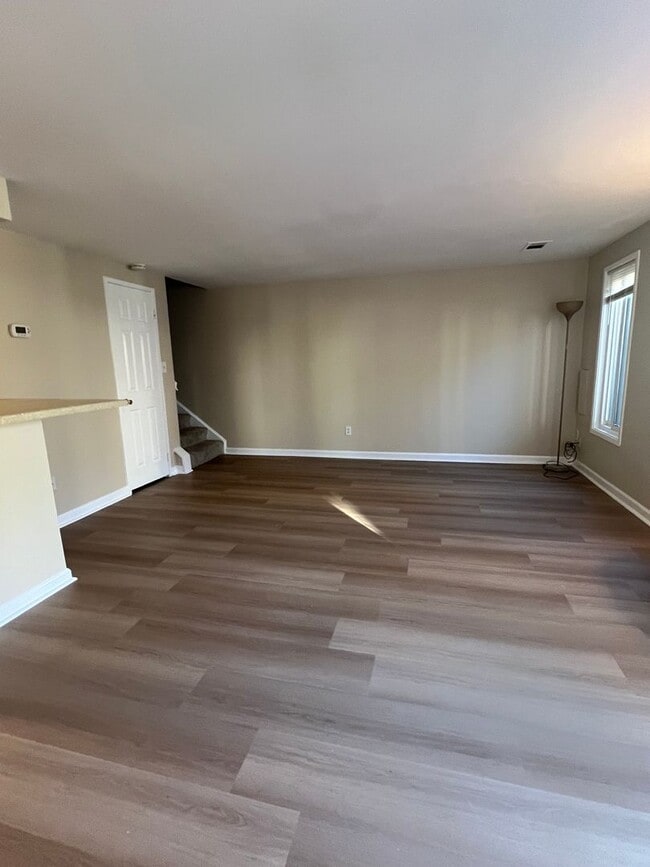 Photo - RENOVATED  2 LEVEL TOWNHOUSE WITH UPDATED ...