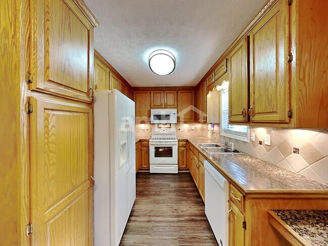 Photo - 424 Spring Falls Dr