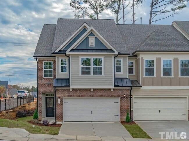 Building Photo - Welcome to this stunning 3-bedroom, 2.5-ba... Rental