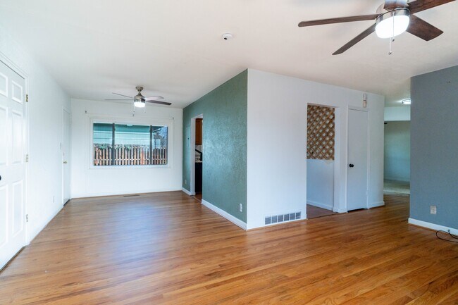 Photo - 2610 E Pikes Peak Ave