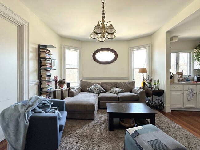 Building Photo - 46 Dana St Unit B