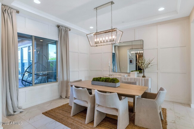 2855 E Los Gatos Dr