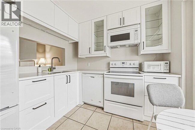 Photo - 1275 Maple Crossing Blvd