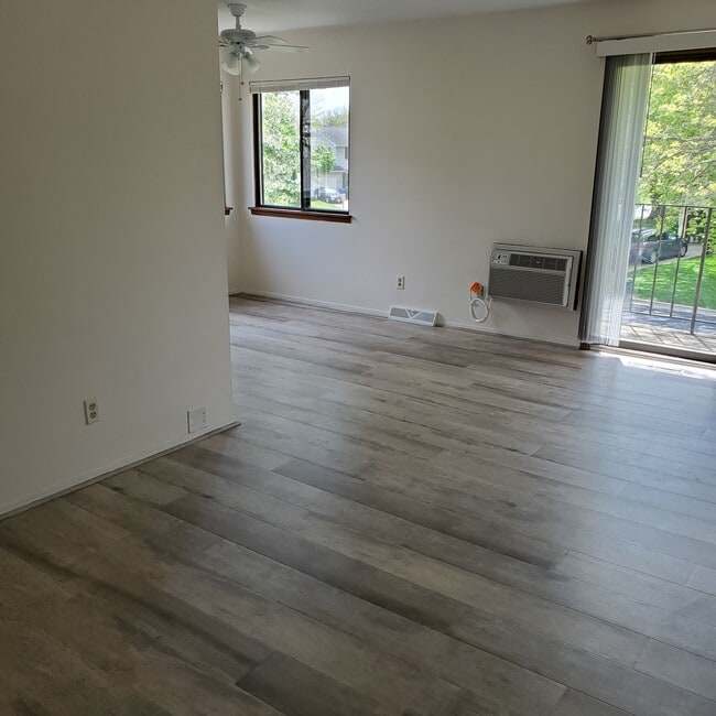 open space living/dining room - 2609 Smithfield Dr Apartments Unit 2