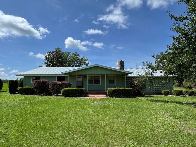 Building Photo - Newly renovated 3 Bedroom, 2 Bath home on CR 136