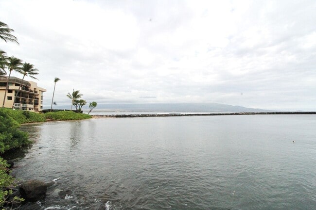 Photo - Maalaea Yacht Marina - 3rd Floor right on ... Unit #303