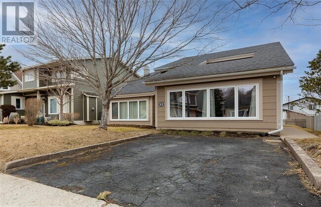 Photo - 52 Mountbatten Dr
