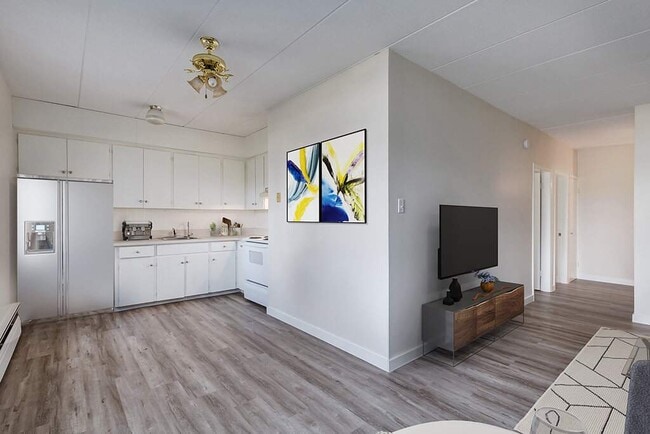 Photo - Spruce Manor