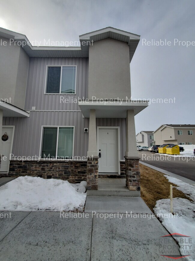 Photo - 656 Saturn Ave Townhome
