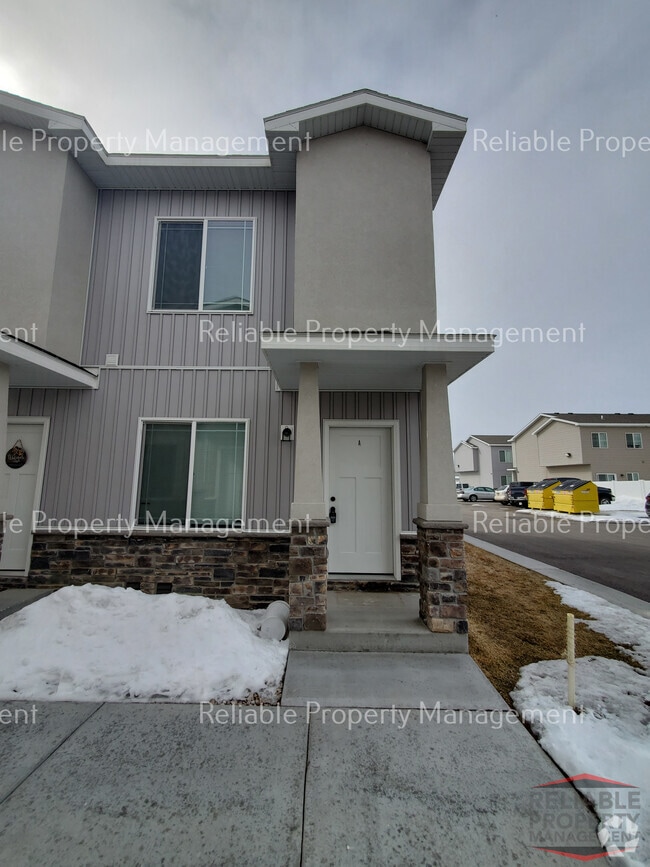 Building Photo - 656 Saturn Ave Rental
